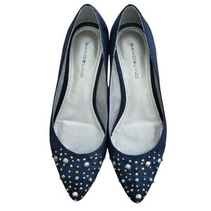 Bandolino Studded Pointed-Toe Flats. Black 6.5 US